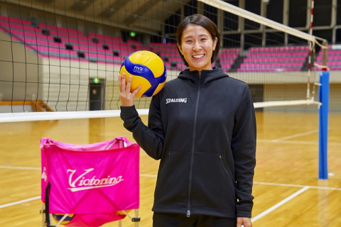 スポルディング✕ヴィクトリーナ姫路・柴田真果（前編）「フランスで常に高さのある選手とプレーできたことは収穫」 サムネイル