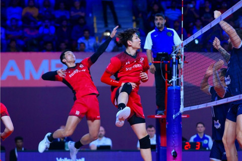 サントリー、ブラジルのイタンベミナスにフルセットで惜敗し、3位決定戦へ。小野寺太志「悔しいが、サンバーズでも世界のトップと渡り合えることが証明できたのではないかと思う」　世界クラブ男子選手権 サムネイル