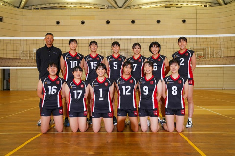スポルディング✕嘉悦大学女子バレーボール部　濵口純一監督「いろいろな人から応援されるチームを作りたい」、小池真由主将「チームが波に乗れるよう、精神的な柱になれたら」 サムネイル