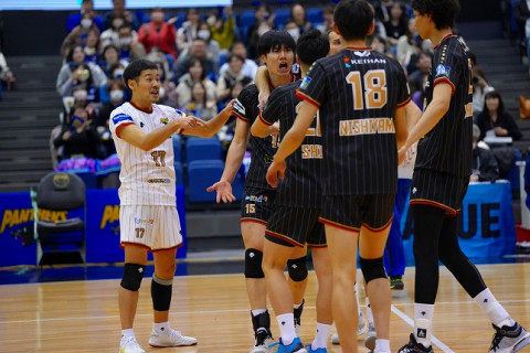パナソニックが連勝で首位を維持　JT広島とサントリーが前日にリベンジ　V1男子 サムネイル