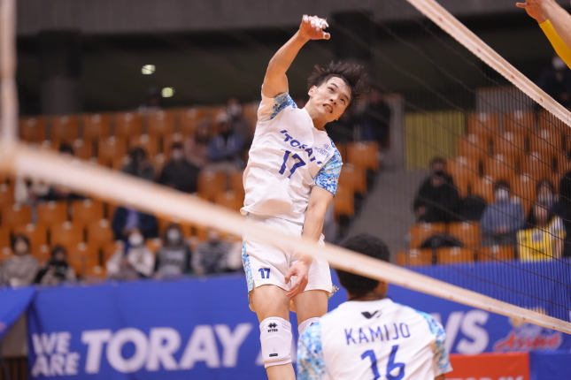 東レ・小澤宙輝「気持ちの方向を一つにしてバラバラになることなく一体となって戦えたので、それが結果に繋がった」V1男子会見