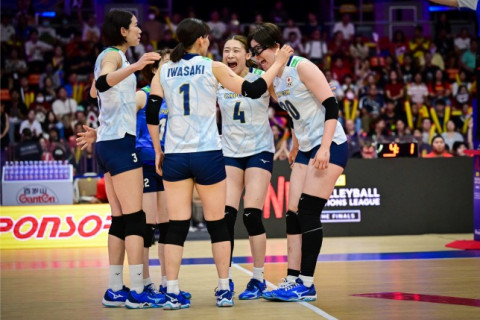 女子日本代表、中国にストレートで勝利し、眞鍋ジャパンでは初のベスト4進出。古賀紗理那が22得点　VNLファイナルラウンド サムネイル