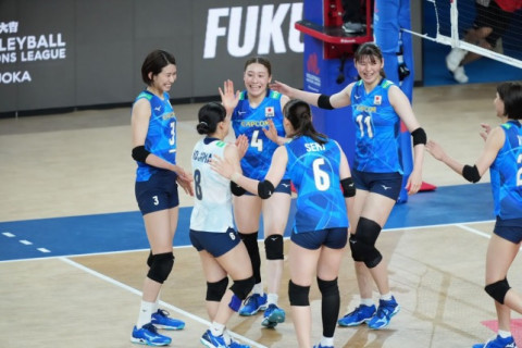 女子日本代表、若手中心のセルビアにストレート勝利。パリ五輪切符獲得に花を添える。石川真佑がチーム最多17得点の活躍　VNL サムネイル