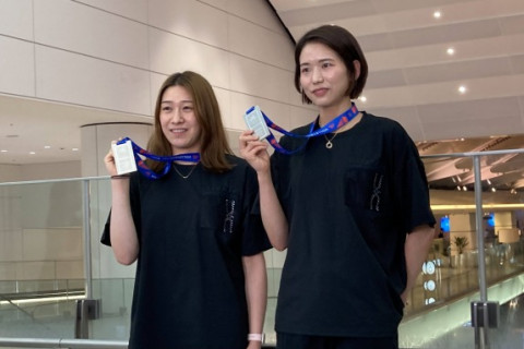 VNLで銀メダル獲得の女子日本代表が帰国。古賀紗理那主将「自信にはなったが、これで満足せずに」、石川真佑「決勝で勝ち切る難しさを初めて経験できた」 サムネイル