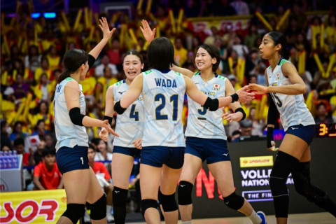 女子日本代表、イタリアに1-3で敗れるも三大大会では46年ぶりの銀メダルを獲得　VNL決勝 サムネイル