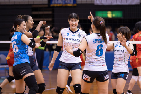 中部総合バレー開催。男子はヴィアティン三重、女子は地元ブレス浜松などが準決勝進出。大山加奈氏がヴィアティン女子のPDMに就任し、急遽ベンチ入り サムネイル