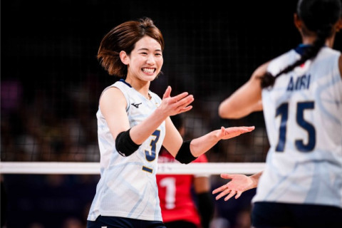女子日本代表、ケニアにストレートで勝利し、1勝2敗で予選ラウンドを終える。古賀紗理那主将が涙。「バレーボールが大好きな古賀紗理那として戦った」　パリ五輪 サムネイル