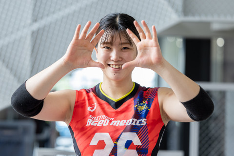 次の舞台はポルトガル。”旅するバレーボーラー”埼玉上尾メディックス・花澤佳奈「欧州選手権に出るのが今の目標。ヨーロッパに自分を知ってもらいたい」 サムネイル