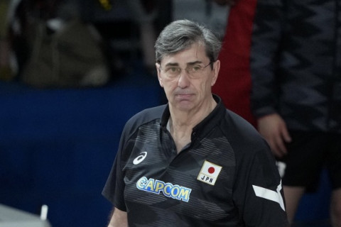 男子日本代表　フィリップ・ブラン監督「今大会の本当のターニングポイントはドイツとの第4セット」、南部正司強化委員長「若年層の育成にも取り組むことができたのは大きな成果」　今季総括コメント サムネイル