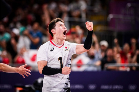 男子日本代表、アメリカに1-3で敗れるも、セット率で決勝トーナメント進出が決まる　パリ五輪 サムネイル