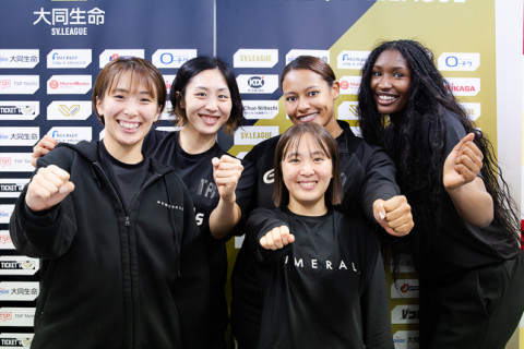 Astemoリヴァーレ茨城・德本歩未香「強みはディグ、サーブレシーブでも頑張りたい」、倉田朱里「スパイカーの打点を意識した」　SVリーグ女子 サムネイル