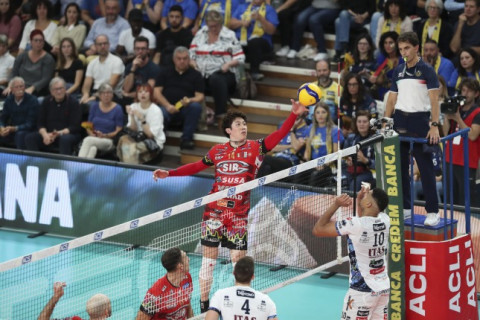 石川祐希所属ペルージャがトレンティーノを3-1で下し、開幕5連勝。石川「パフォーマンスを発揮し、チームに貢献できた」　イタリア1部 サムネイル