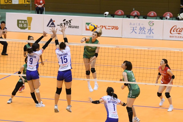 デンソーが無傷の6連勝。大阪MVも無敗を守り、4勝目。KUROBEが岡山にフルセットで競り勝ち、初勝利　SV女子