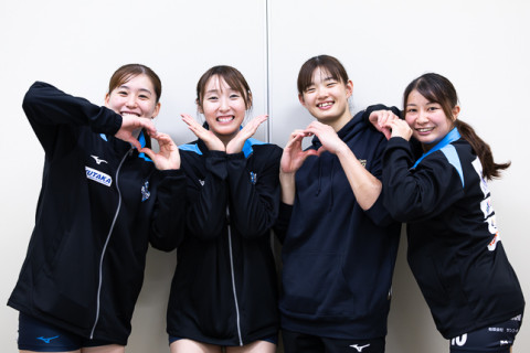 ブレス浜松・荒谷栞「まずはバレーを楽しみたい。チームの好調に乗って自分の調子も上げて行く」、濱田義弘監督「現状維持は停滞と一緒、進化を続けたい」　V女子 サムネイル