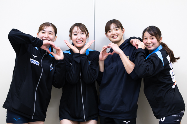 ブレス浜松・荒谷栞「まずはバレーを楽しみたい。チームの好調に乗って自分の調子も上げて行く」、濱田義弘監督「現状維持は停滞と一緒、進化を続けたい」　V女子
