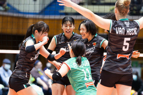 三姉妹SVリーガー 大阪マーヴェラス・目黒優佳「三女との対戦はなんか変な感じでした(笑)」、志摩美古都「髙相みな実選手は私の目標。対戦はやっぱりなんか変な感じでした(笑)」SV女子 サムネイル