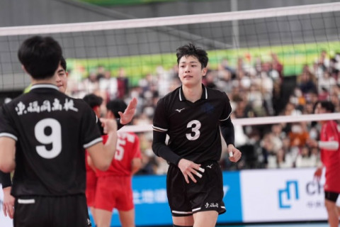 東福岡が東亜学園をストレートで下し、4大会ぶりの決勝の舞台へ　春高バレー サムネイル