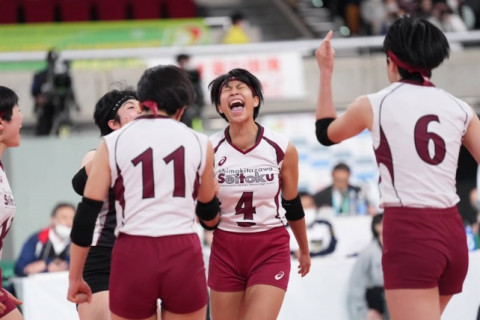 フルセットの大激戦！ 下北沢成徳が金蘭会を3－2で破り、2年連続の決勝進出　春高バレー サムネイル
