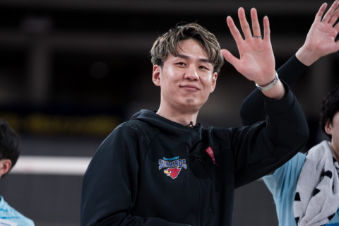 フォト サントリーサンバーズ大阪 髙橋藍、藤中謙也、大宅真樹、小野寺太志ら　2025.03.15 東京体育館 サムネイル