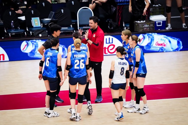 女子日本代表、トルコに1-3で敗れ、47年ぶりの決勝進出ならず、銅メダルマッチへ　2025世界バレー準決勝