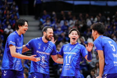 SVリーグ男子が開幕。大阪Bがサントリーに3-1で勝利し、白星発進 サムネイル