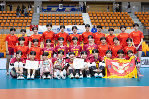 春高・埼玉県予選大会は細田学園が優勝。春日部共栄が準優勝に。埼玉上尾の試合に先立って開催。山中宏予、権田寛奈（細田学園）、入澤まい（春日部共栄）の3名がチーム在籍 サムネイル