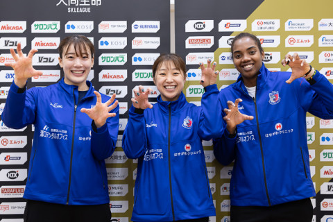 PFUブルーキャッツ石川かほく・細沼綾、松井珠己、バルデス メリーサ「まずはサーブで攻める。準備してきたことを試合で発揮できた」　SV女子 サムネイル