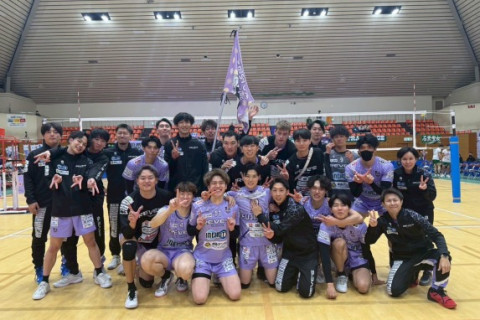 東西全チームが初戦を終える。8日は7試合すべてホームチームが勝利　V男子 サムネイル