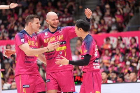 東京GBがVC長野に2セットダウンから3-2で逆転勝ちして2勝目　SV男子 サムネイル