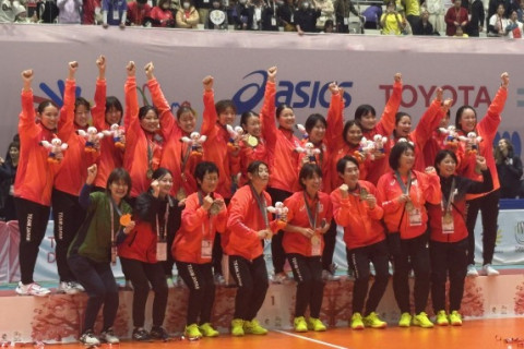 女子バレーが2大会ぶりの金メダルを獲得　東京2025デフリンピック サムネイル