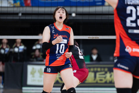 3試合がフルセットの激闘に。PFUと善戦の東海大など大学勢はすべて姿を消す　皇后杯 サムネイル