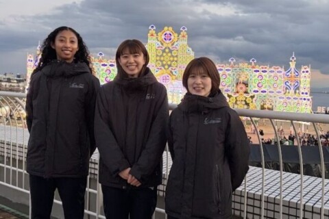 SVリーグオールスター前日に姫路の3選手が神戸ルミナリエを訪問。野中瑠衣「今年は天井サーブを成功させたい」 サムネイル