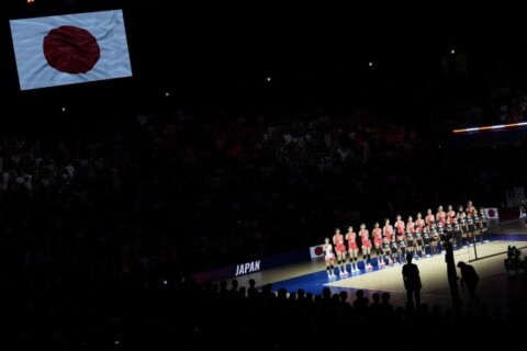 VNL大阪大会、大会2日目より撮影機材の持ち込みルールが変更。一眼レフカメラ、ミラーレスカメラ等のレンズ交換式カメラ本体と交換式レンズ、外付けレンズの持ち込みを禁止に サムネイル