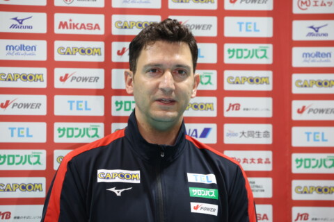 女子日本代表 フェルハト・アクバシュ監督「直接的なミスを減らすこと、強いアタックでアグレシッブに攻めていくことが重要」 サムネイル