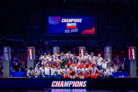 男子決勝はフルセットの末ポーランドがアメリカに勝利し、2年連続3度目の金メダル。MVPにフォルナル　VNL2026 サムネイル
