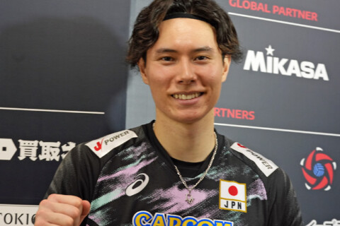 髙橋藍が魅せた連続エース代表初お目見えの奇策、圧巻のマッチポイント。「甘い展開」を許さないエースの覚悟と、次戦オーストラリア戦への誓い サムネイル