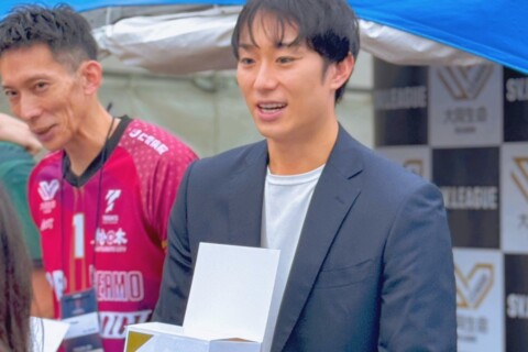 元日本代表主将柳田将洋、レジェンド松本慶彦らSVリーグ選手がアジア選手権大会会場で熊本地震災害支援金募金を実施 サムネイル