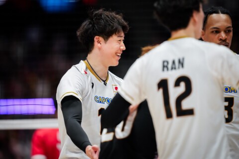 石川祐希が語る初戦の難しさと主将の覚悟。主導権を引き寄せた「畳みかけ」と、目指すLA五輪への足跡 サムネイル