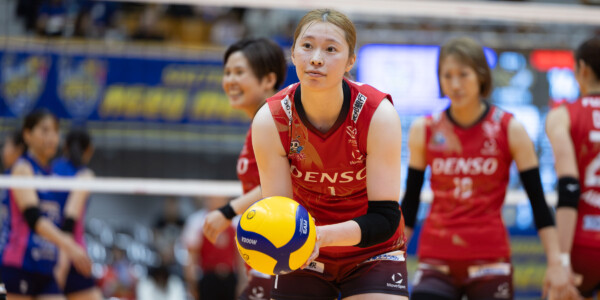 デンソーエアリービーズ・山下晴奈「試合の中でベンチともしっかり確認を取れた」、ロベルタ シルバ ハッツケ「自分も日本のバレーを学んできたい」　SV女子