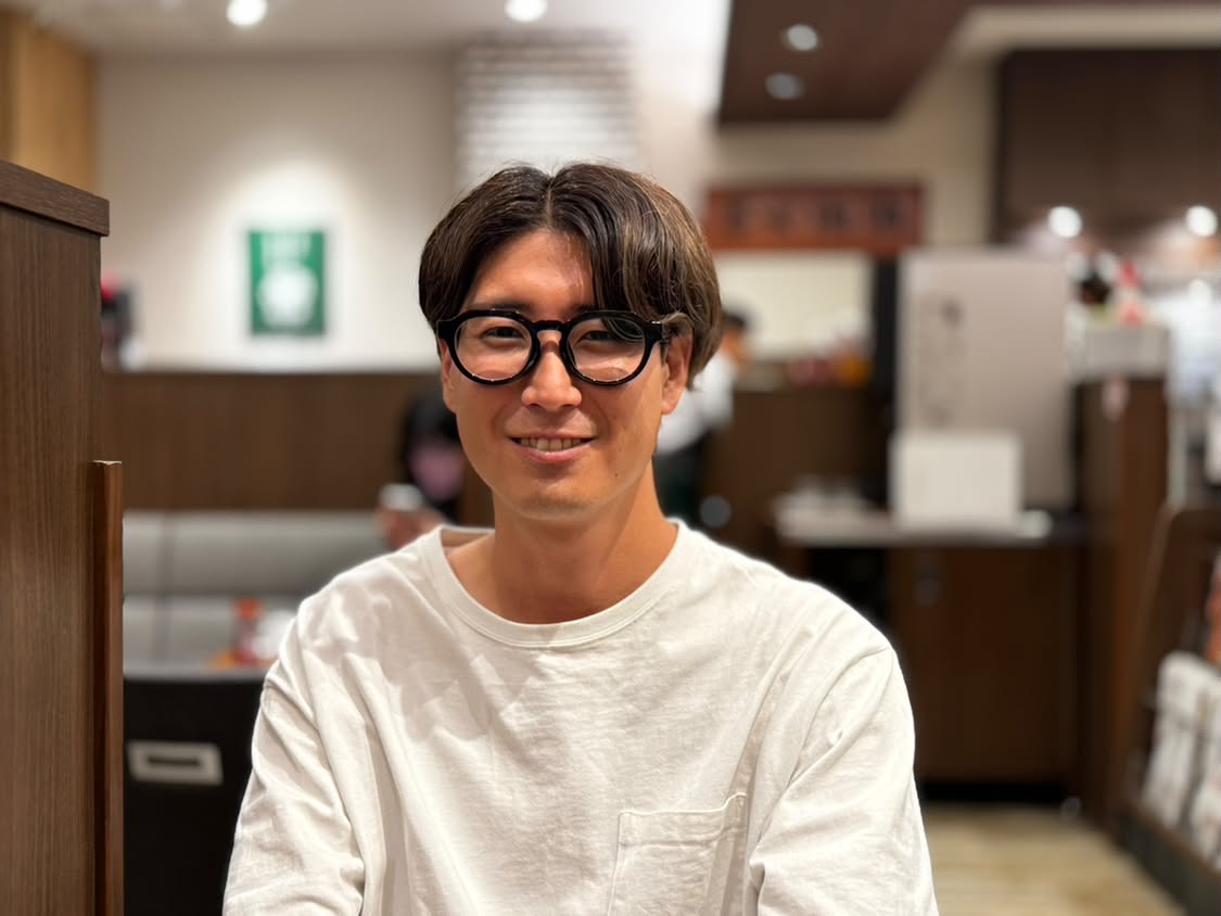【支える人々】バレーボールの熱狂を、部屋から世界へ。インフルエンサー・エグチが語る「自分だけのポジション」と未来