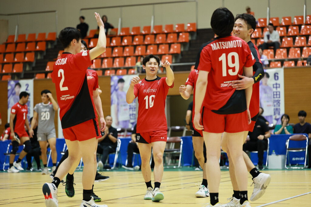 富士通とクボタが開幕2連勝　SVG男子